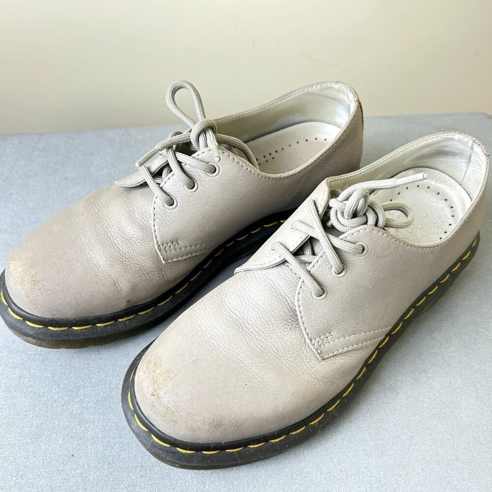 Dr. Martens 23886 Beige Virginia Leather Low Heel Oxfords - Womens Size 7 US